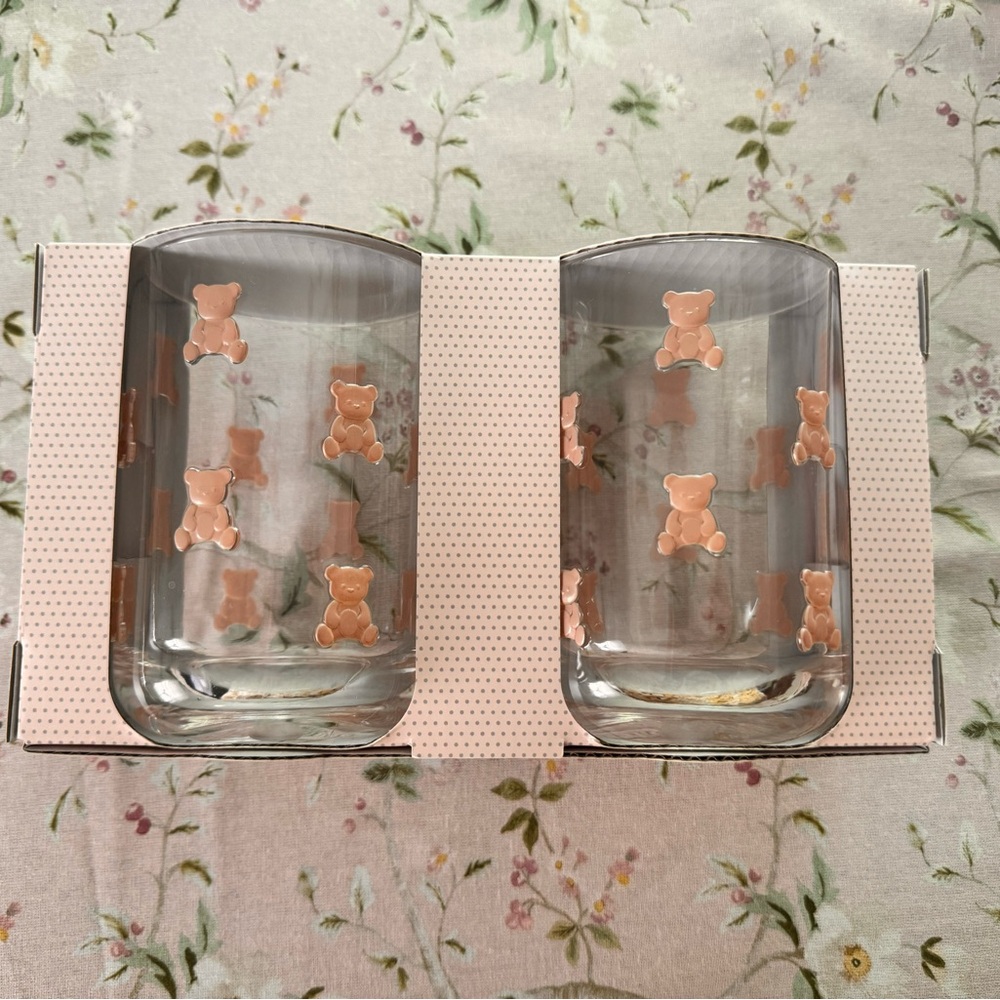 Cupcakes & Cashmere teddy bear plastic cup Set